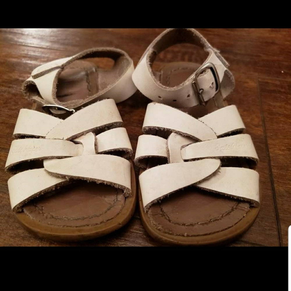 SALT WATER SANDALS SZ 6